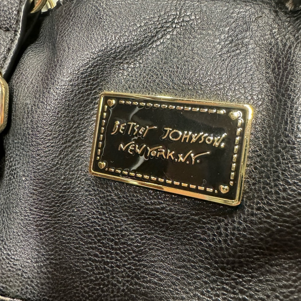Betsey Johnson Over the Shoulder Bag Black - Picture 4 of 7